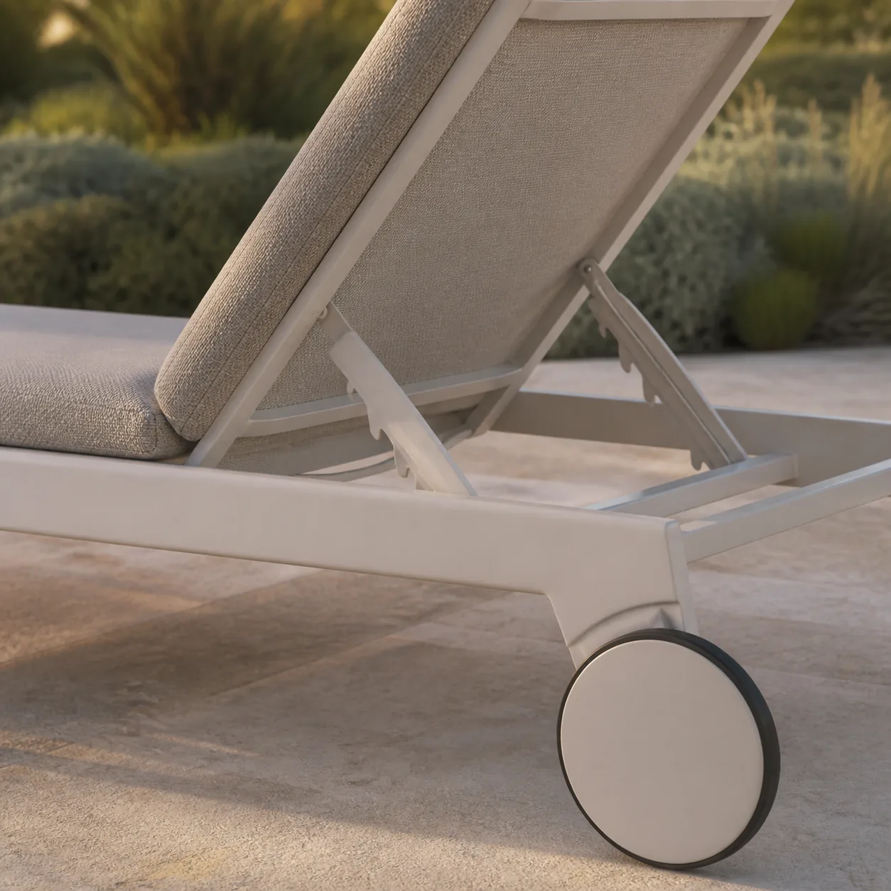 Serein Adjustable Lounger 4