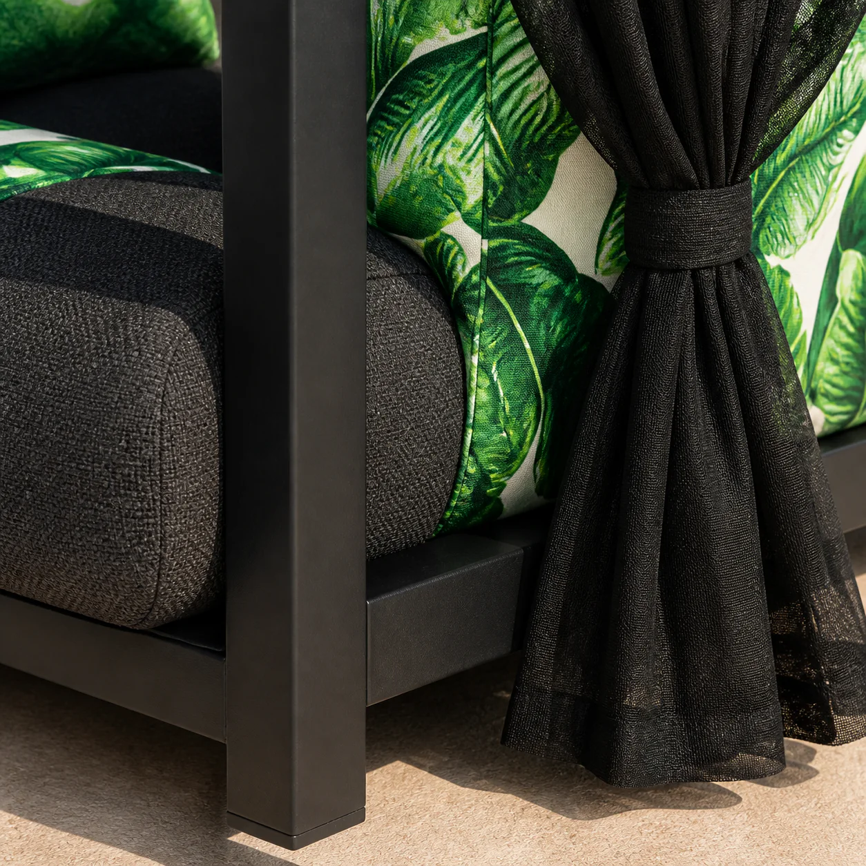 Kaia Canopy Daybed 4